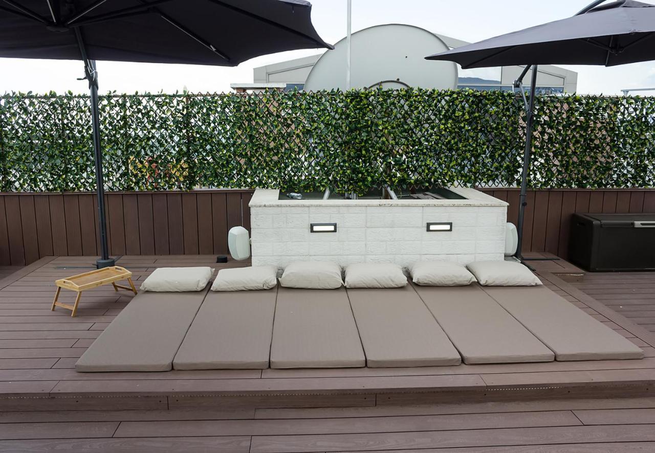 산콘스탄틴앤헬레나 Under The Stars - Lux Penthouse With Pool And Terrace By Flat Mаnager 아파트 외부 사진